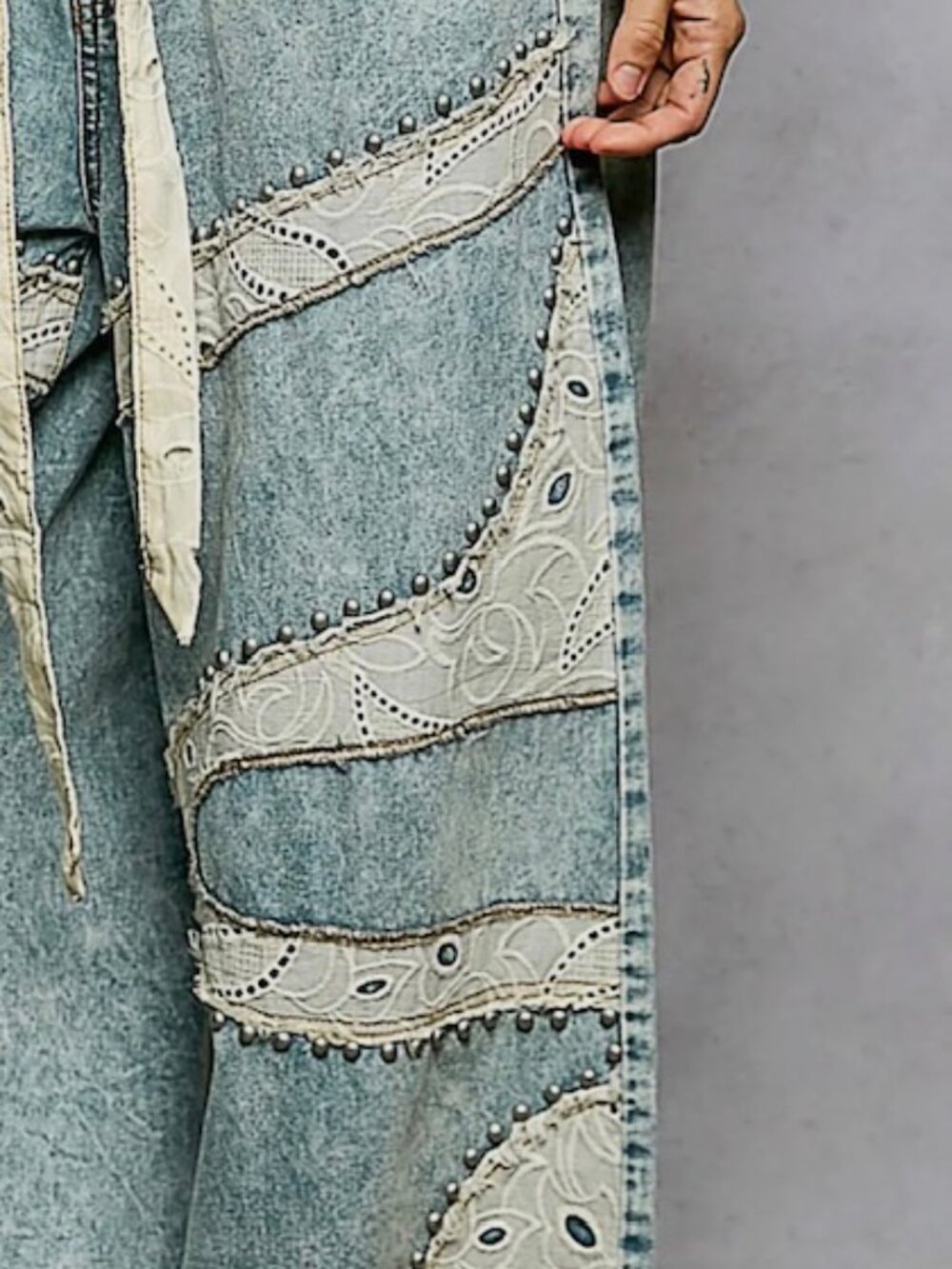 Lace patchwork detail denim jeans - Picture 3 of 7
